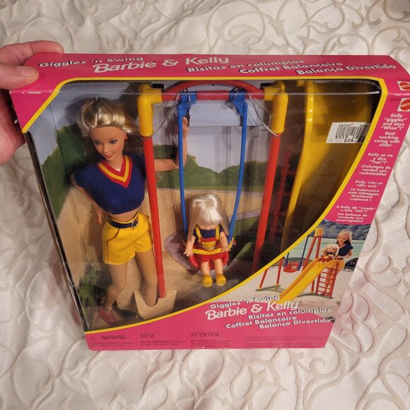 Giggles 'n Swing Barbie & Kelly Playset 1998 - Picture 3 of 17